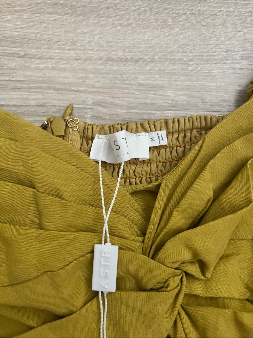NWT Astr Women’s Serilda Cutout Puff Sleeve Mini Dress Mustard - Size Medium - Picture 5 of 8